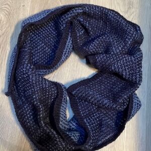 Nwot winter scarf 🩵💙